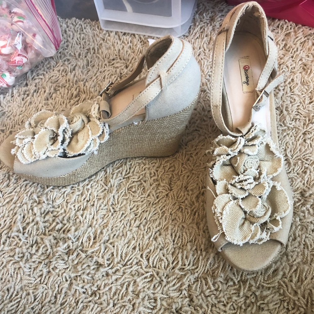 Sandals - Picture 3 of 7